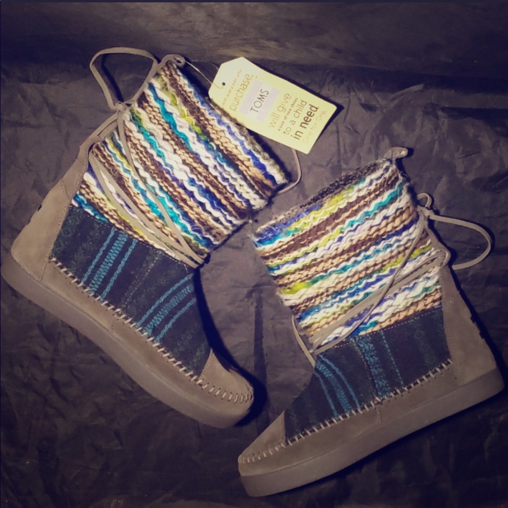 🦓 TOM’s Woven Nepal Boot 🥾 size 5.5–NWT